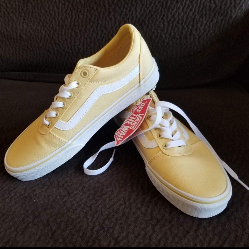Vans Ward Lo Canvas Pineapple Slice Shoes